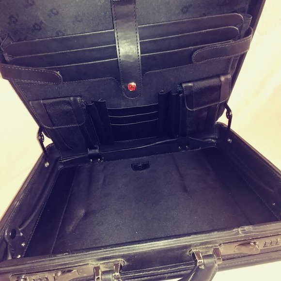 Swiss Professional Mens  Executive Black Briefcase with Combination Locks - Picture 3 of 9